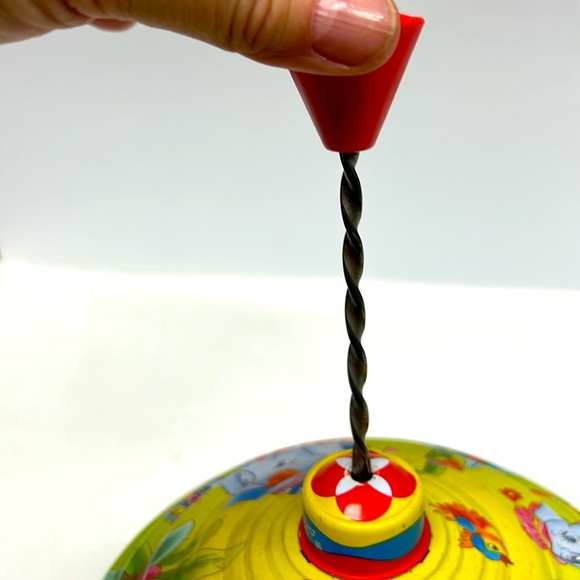 Vintage LBZ tin litho anthropomorphic kitsch spinning top from West Germany - Picture 6 of 14